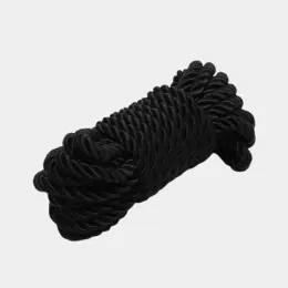 Веревки и скотч для связывания